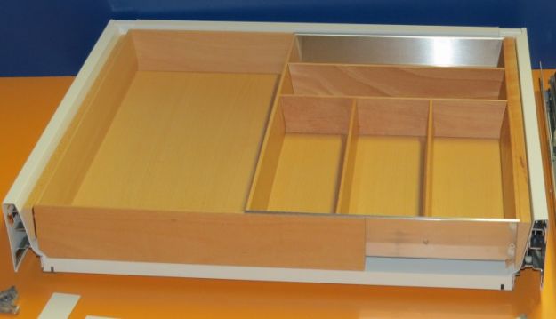 Wooden divider in beech for drawer