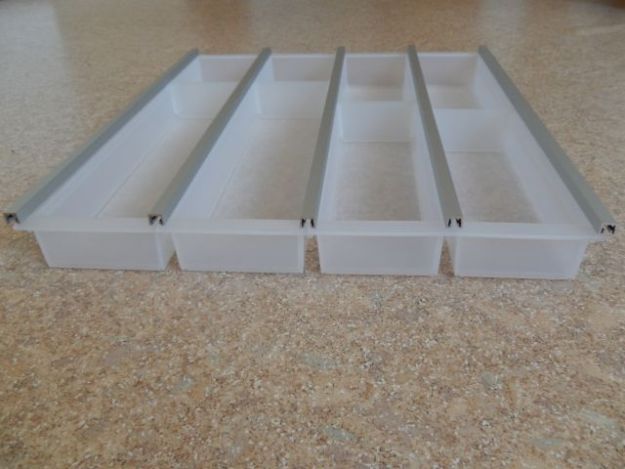 Besteckeinsatz Kunststoff weiß transluzent mit Aluminiumprofilen für Schubladen mit 50 cm Schrankbreite