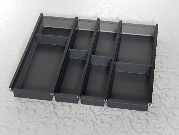 Zásobník na příbory plastový černý průsvitný/hliníkový s nastavitelnými přepážkami, pro šířku skříňky 60 cm